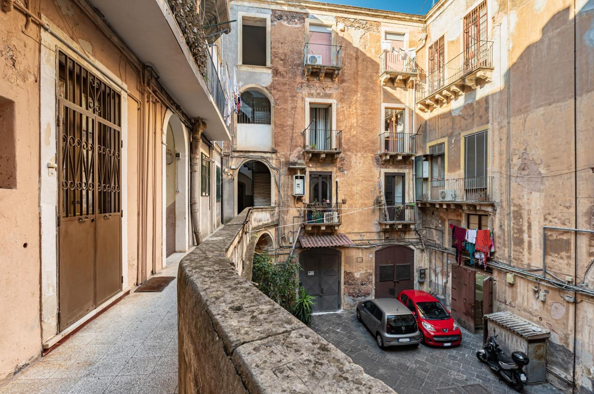 I Colori Di Lalla - 300 M Far From Castello Ursino Catania Exterior photo
