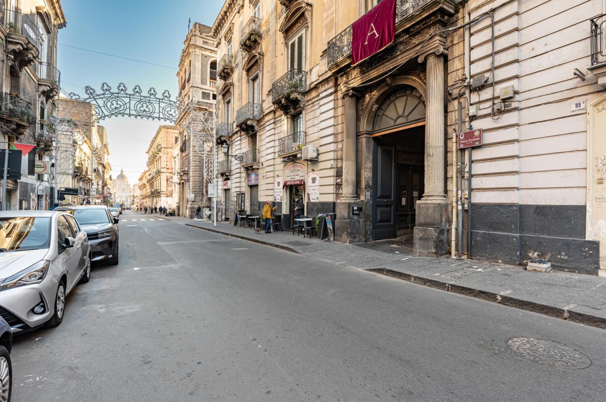 I Colori Di Lalla - 300 M Far From Castello Ursino Catania Exterior photo