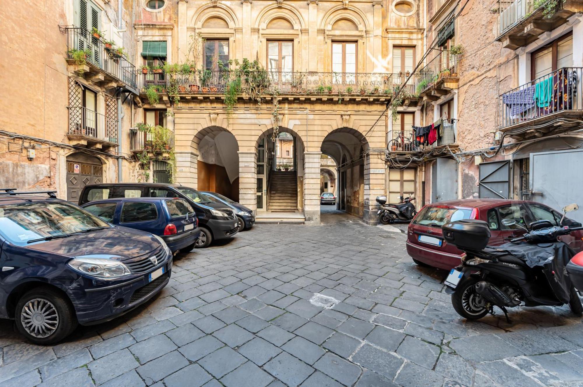 I Colori Di Lalla - 300 M Far From Castello Ursino Catania Exterior photo
